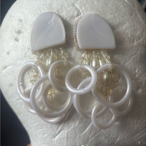 Vintage White Faux Pearl Dangling Earrings Circle Bead square top y2k rare - Picture 1 of 4